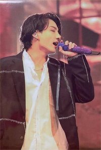 Hybe博物館 周邊卡 麥克風徽章卡（1/3）