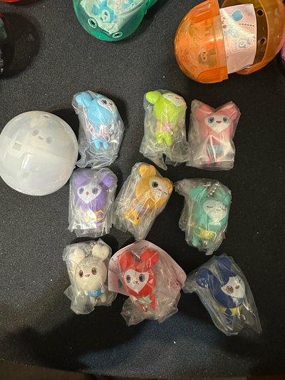 TWICE 萬代食玩 吊飾