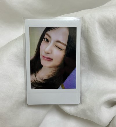 LE SSERAFIM YUNJIN 隨機卡