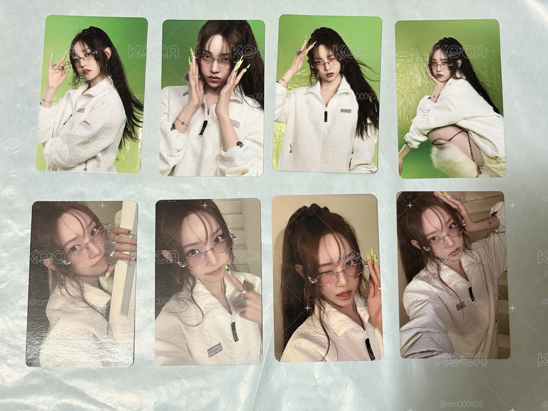 眼鏡書小盤😻放進卡冊超級美 （內含兩張特典
