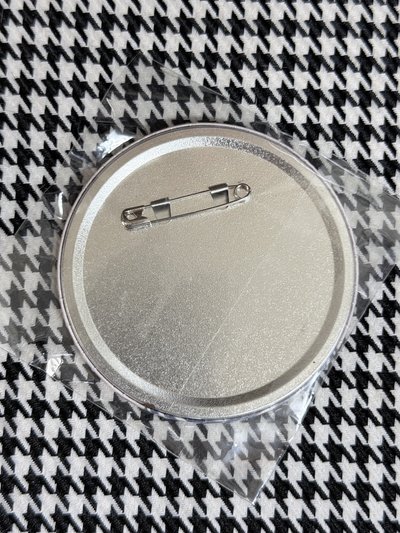 （現貨）seventeen 徽章 吊飾