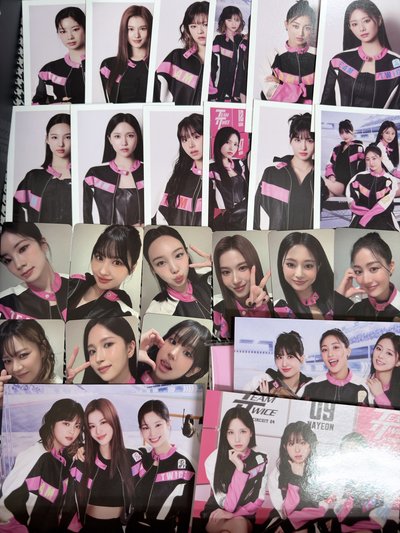 (現貨 整圖出 可當日出貨）TWICE 2024 日本年曆 機車彩