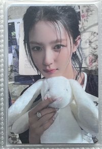 I feel 專輯卡 CAT版 抱兔麵