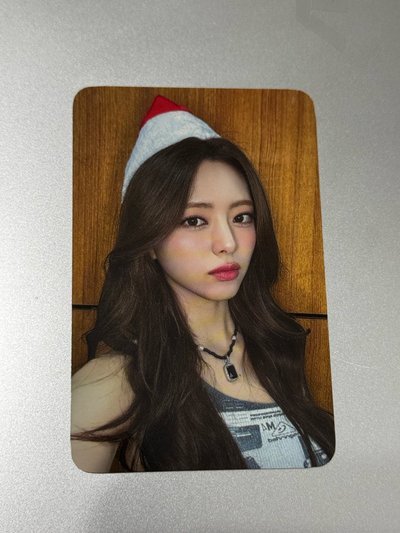 GOLD House Of Kpop 簽售卡 聖誕帽（有損）