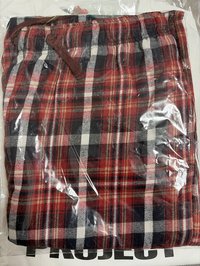 紅格子褲無卡！書同款 來台灣簽售可以穿著趴趴走 紅紅火火很容易被看到😻