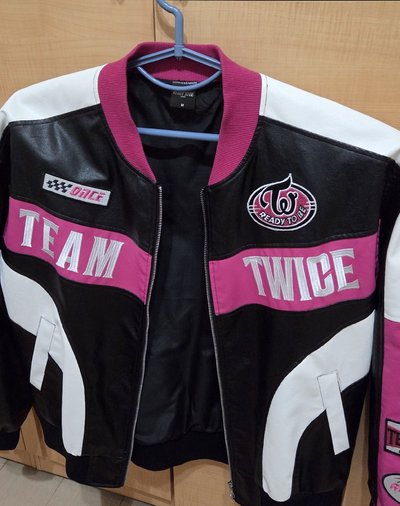 TWICE 福岡場賽車外套 M號