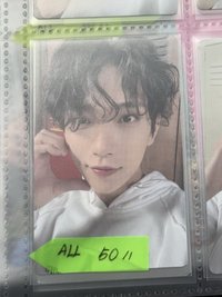 臉頰比心🫶🏻（白色拳擊衣）