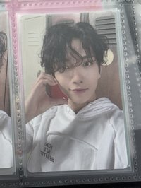 臉頰比心🫶🏻～（白色拳擊衣）