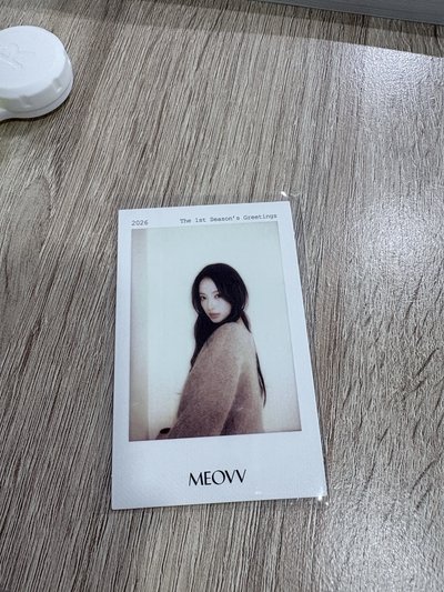 Meovv 26年曆 el預售特典Anna