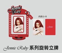 Jennie名創聯名 旋轉 立牌 