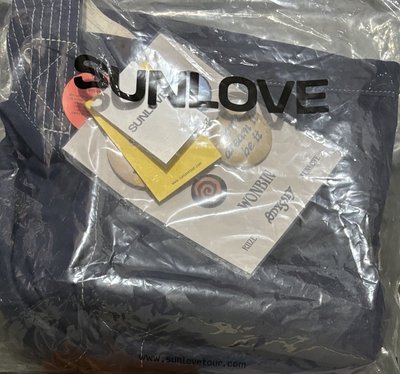 Sunlove線下快閃購入 側背包含彬徽章 RIIZE