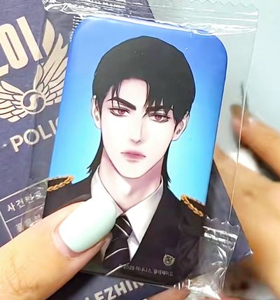 鬼夜曲 宰信 警察徽章、隨機卡