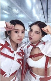 MIC ON 1 Takes ver. 專輯卡 