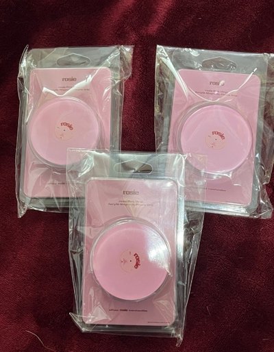  Brisbane rosie 城市限定海報 / 城市限定小滑板/ 滿額ㄧ套/照片明信片組/粉紅色支架