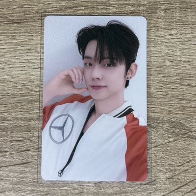 竣中背 “我們堅持到見面的那天吧”