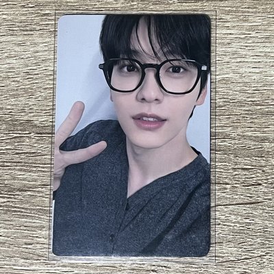 彬中背 “好喜歡MOA 像春天的花朵盛開在夏夜裡”