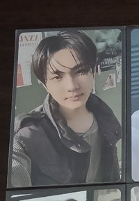 JUNGWON（上排左數1）