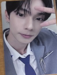 圖一上左（制服）