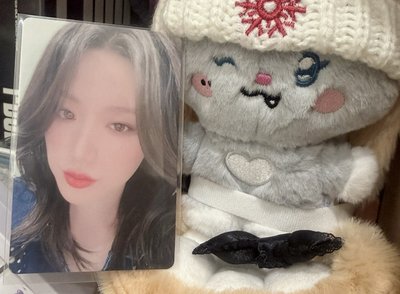 i-dle 舒華 正二 手繪皇冠卡背 小卡（不含娃）