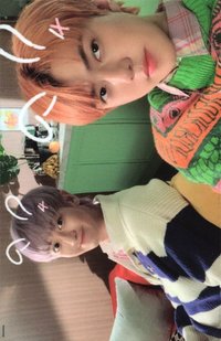 1 Billion Views 專輯卡 