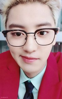 What A Life 專輯卡 紅西裝眼鏡燦