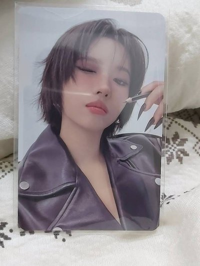 I dle 2026 演唱會場周周邊小卡。鉛筆系列