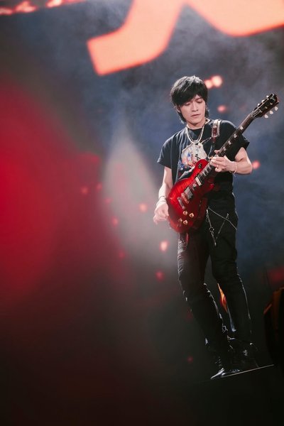 全新未拆🦄 五月天 怪獸/愛你魔法獨角獸 黑T （M號）