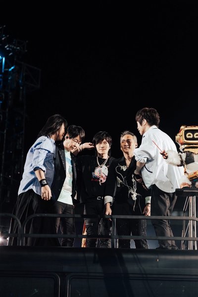 全新未拆🦄 五月天 怪獸/愛你魔法獨角獸 黑T （M號）