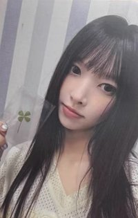 NOT CUTE ANYMORE yzy 特典卡 四葉草ver.