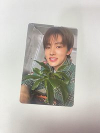 跟盆栽合照的嚴