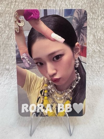 競標 🩵BABYMONSTER RUKA We go up打歌卡 比耶露