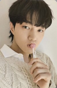 Moments 初回A 專輯卡 