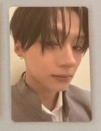 制服（需多帶🔖1張）