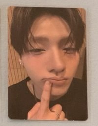 摸嘴角（需多帶🔖1張）