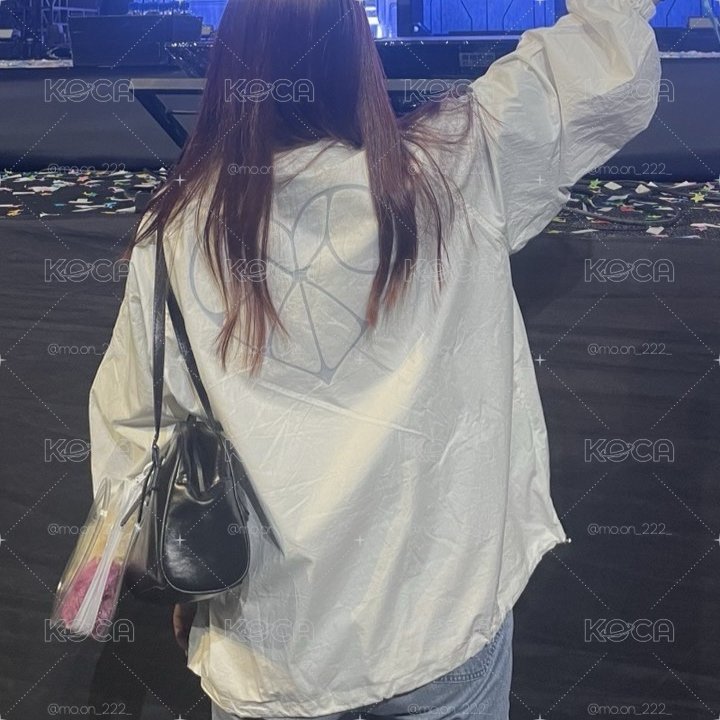 NMIXX 場週外套