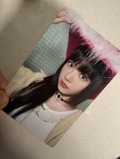 Le sserafim 洪恩採 專卡