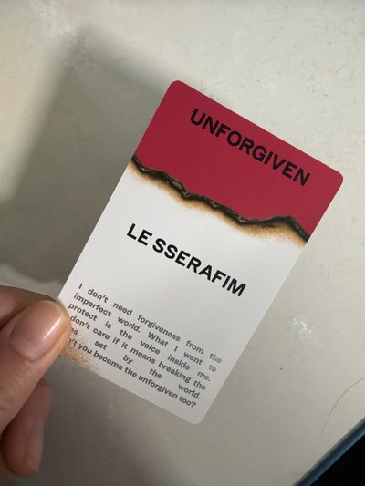 Le sserafim 洪恩採 專卡