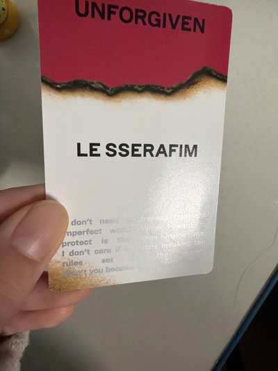 Le sserafim 洪恩採 專卡