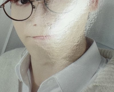 戴眼鏡的酒窩彬彬