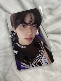 申惟(需綁一張年曆卡）