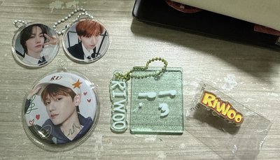 BND RIWOO SUNGHO 吊飾/徽章/別針