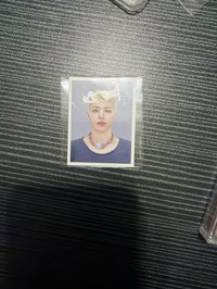 逆應援證件照（照片上方是殘膠）