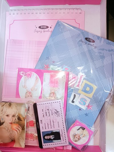 VIVIZ 2026年曆[已拆]