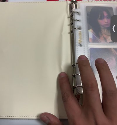 BABYMONSTER 白色卡冊