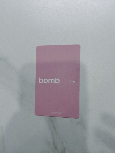 ⚪bomb 環球 預售 特典卡 GLLIT ver.