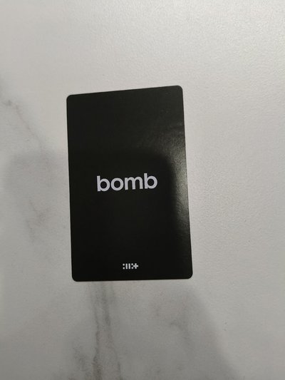 ⚪bomb 專輯卡 電子專 B ver.