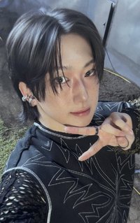 BTL yzy 預售 特典卡 中文卡背