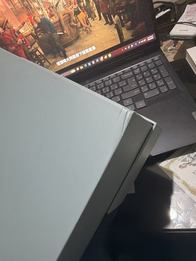 IU 2025年曆 只有空盒子