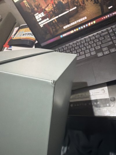 IU 2025年曆 只有空盒子