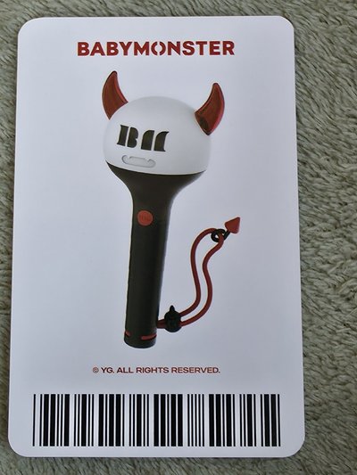 二手官方手燈、2025世巡VIP專屬吊牌／明信片、DRIPms幸運卡、YG預售禮小卡